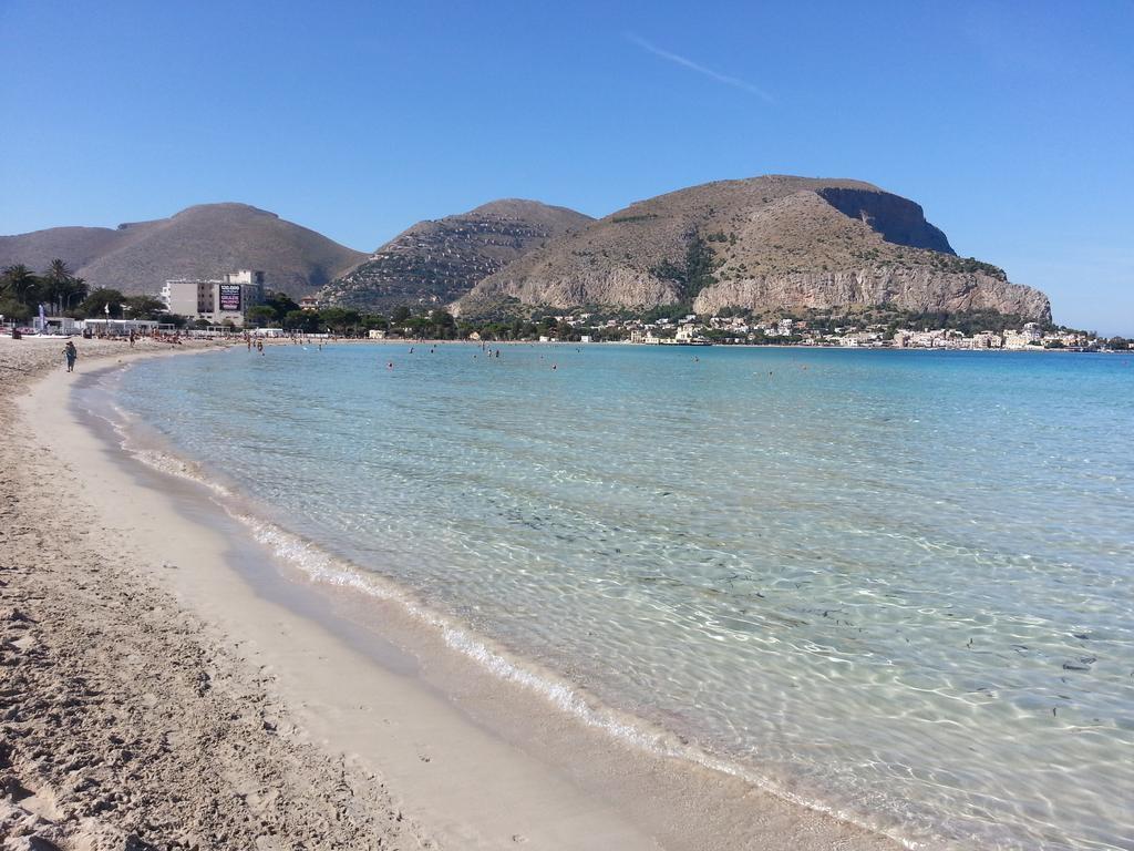 Mondello Suites Feels Like Home Bagian luar foto