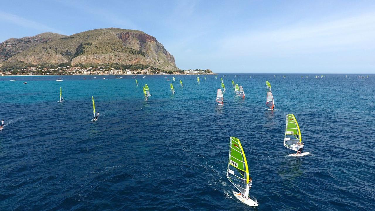 Mondello Suites Feels Like Home Bagian luar foto